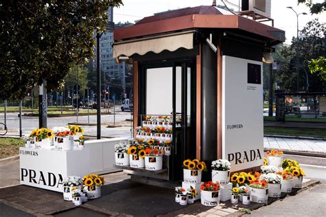 prada fiori milano dove|chiosco prada.